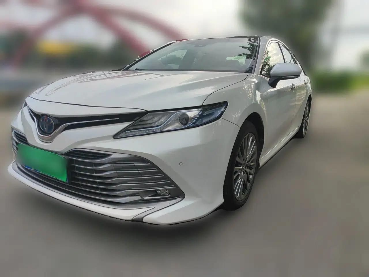 Toyota Camry 2018 Dual-Engine 2.5 HG Luxury Edition — миниатюра 1
