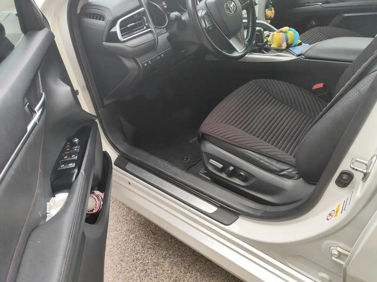 Toyota Camry 2018 Dual-Engine 2.5 HG Luxury Edition — миниатюра 16
