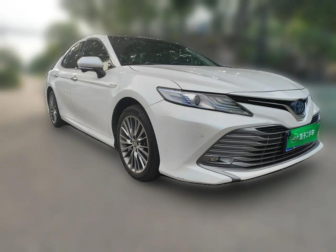 Toyota Camry 2018 Dual-Engine 2.5 HG Luxury Edition — миниатюра 3