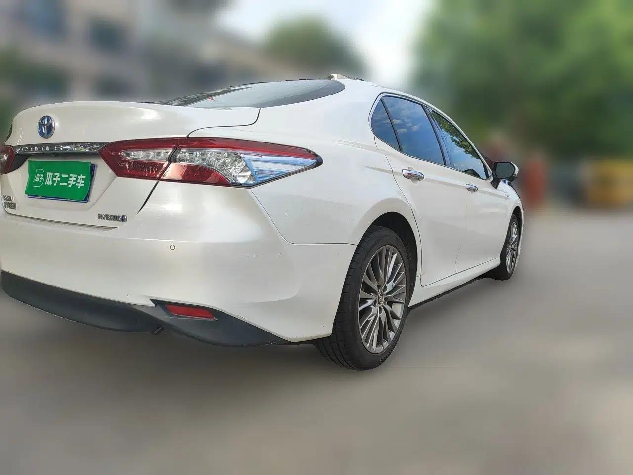 Toyota Camry 2018 Dual-Engine 2.5 HG Luxury Edition — миниатюра 6