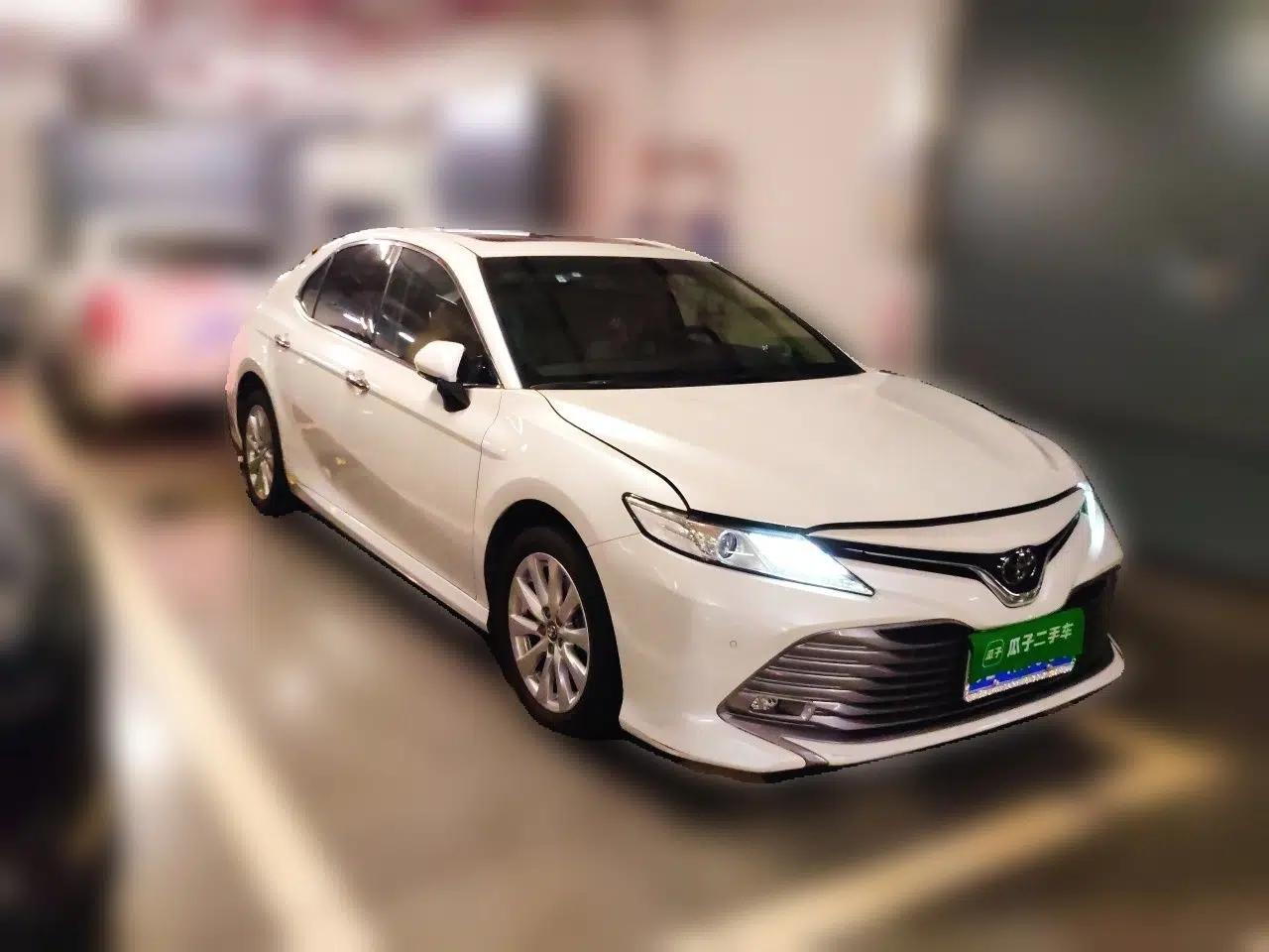 Toyota Camry 2021 2.0G Luxury Edition — миниатюра 3