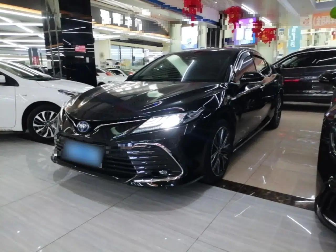 Toyota Camry 2021 Dual-Motor 2.5HG Luxury Edition — миниатюра 1