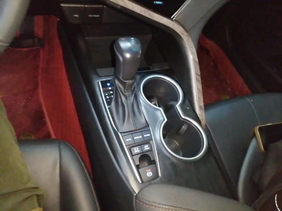 Toyota Camry 2021 Dual-Motor 2.5HG Luxury Edition — миниатюра 16