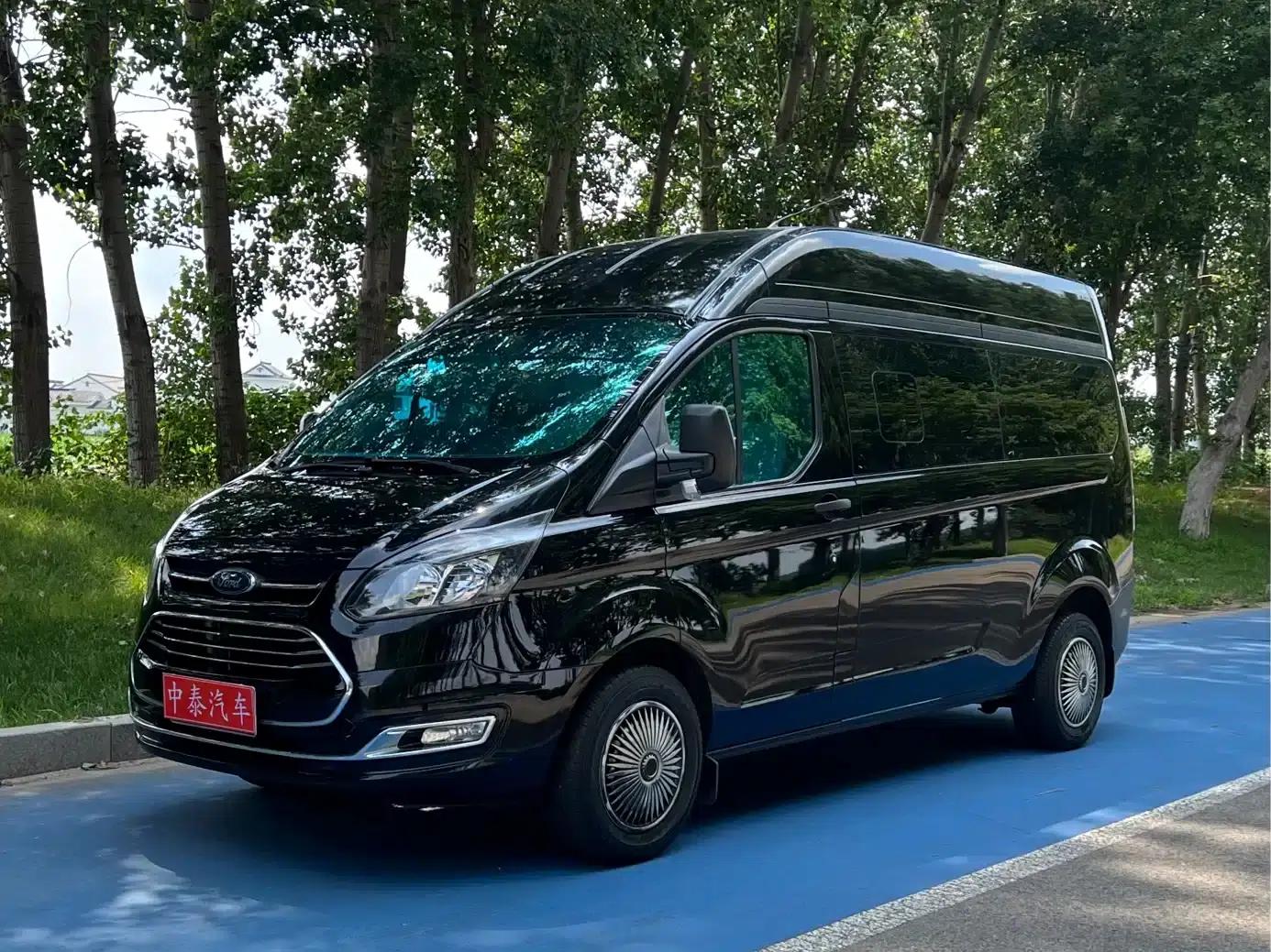 Ford Transit 2021 2.0T Gasoline Automatic Premium Commercial/Vehicle Type, Mid-Wheelbase, Mid-Roof, 7-Seater, China VI Emission Standard — миниатюра 1