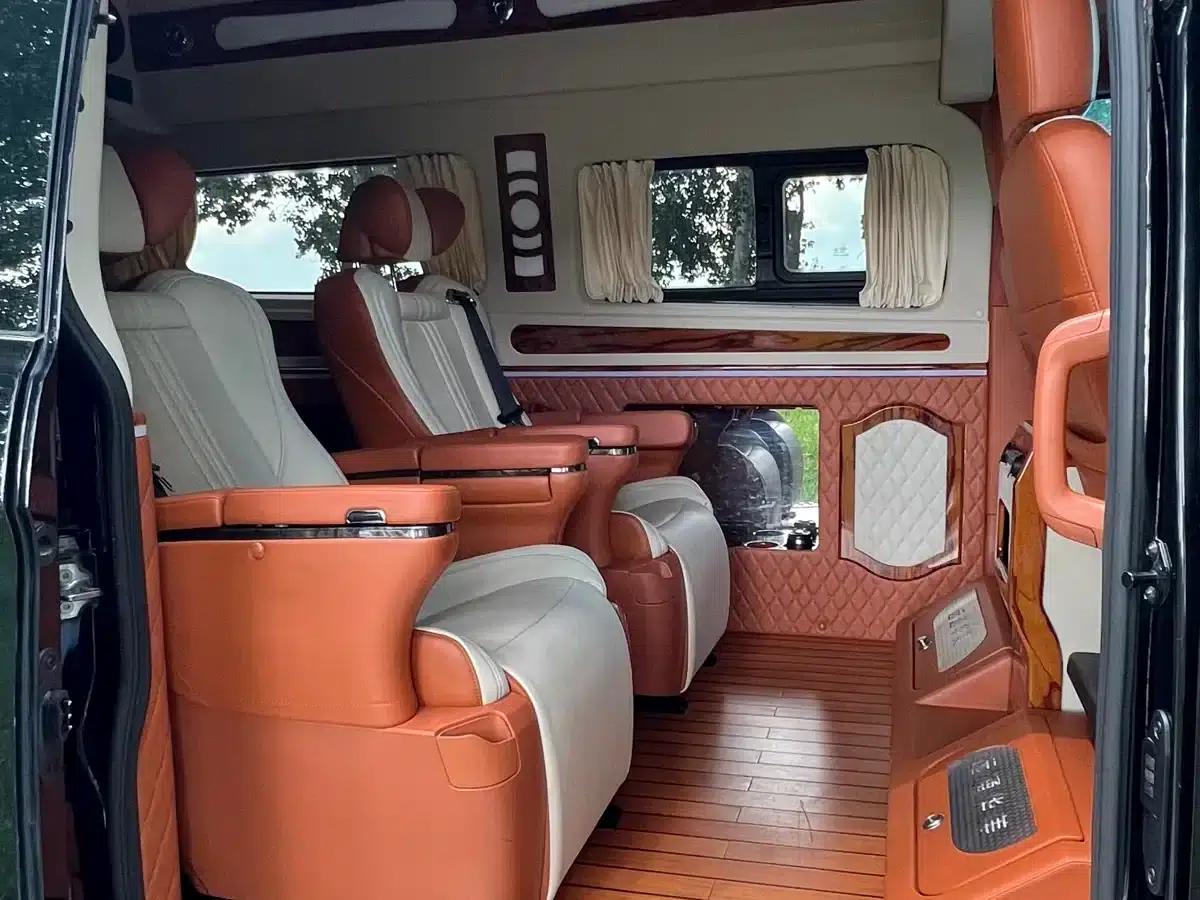 Ford Transit 2021 2.0T Gasoline Automatic Premium Commercial/Vehicle Type, Mid-Wheelbase, Mid-Roof, 7-Seater, China VI Emission Standard — миниатюра 17