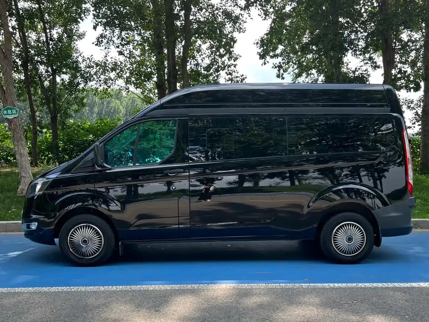 Ford Transit 2021 2.0T Gasoline Automatic Premium Commercial/Vehicle Type, Mid-Wheelbase, Mid-Roof, 7-Seater, China VI Emission Standard — миниатюра 3