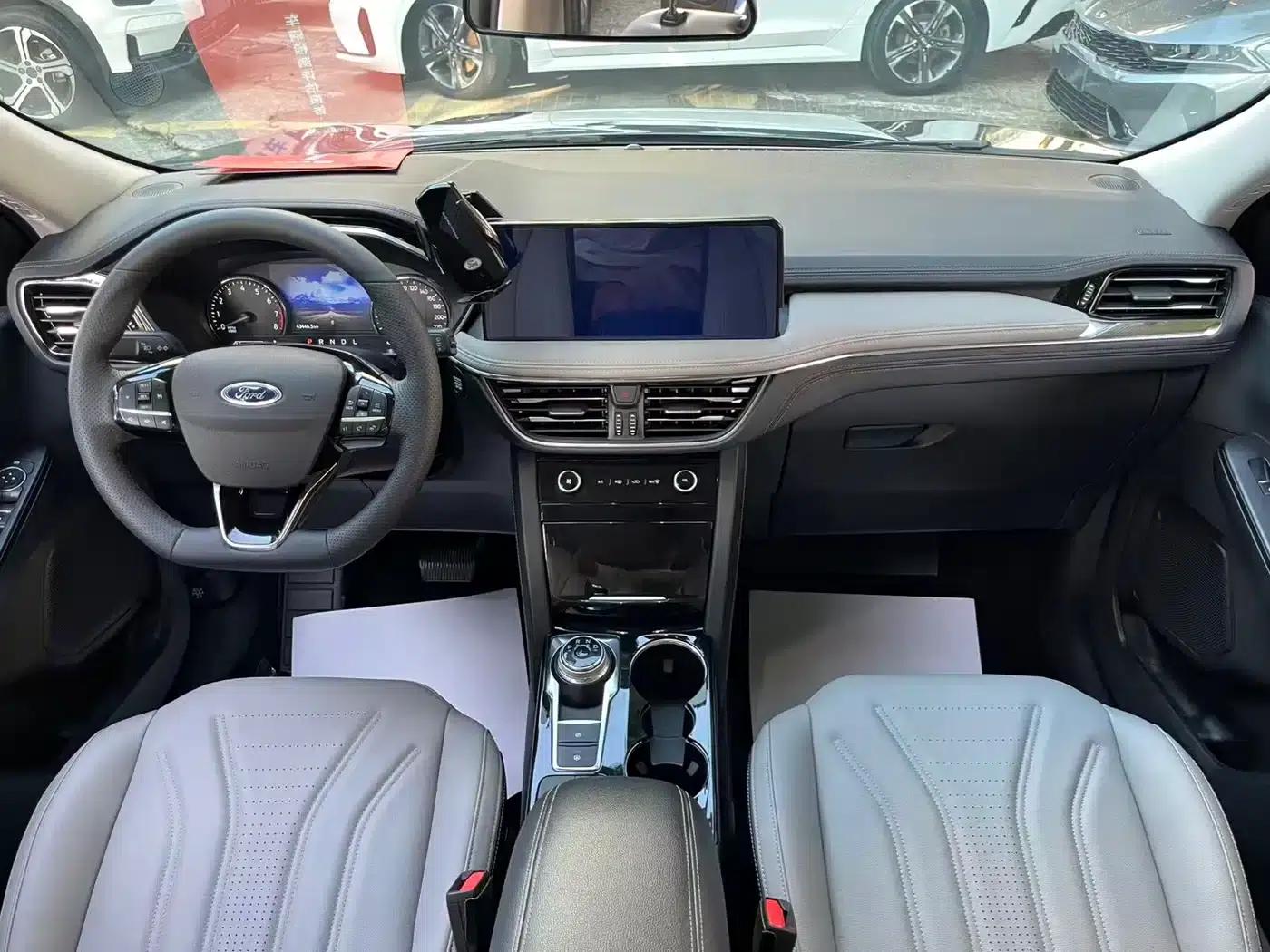 Escape 2024 EcoBoost 245 2WD Premium Edition — миниатюра 11