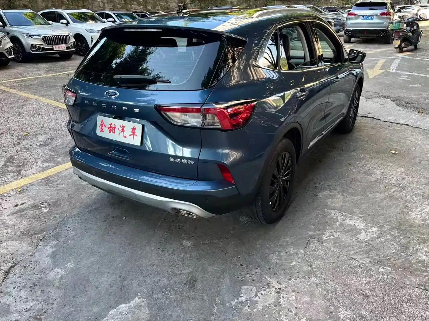 Escape 2024 EcoBoost 245 2WD Premium Edition — миниатюра 6