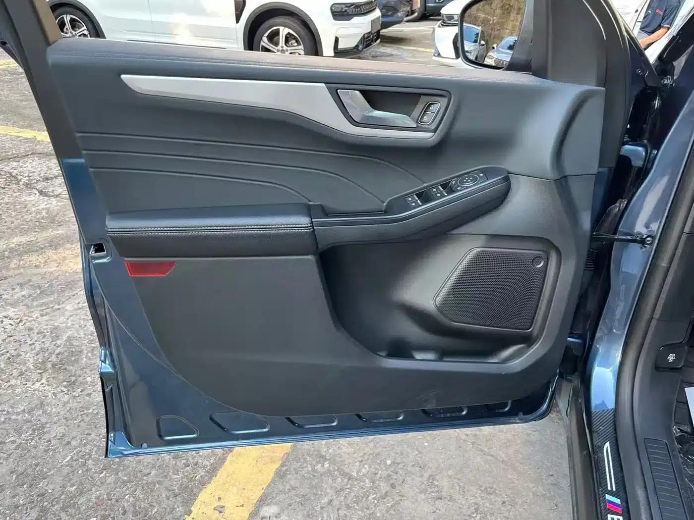 Escape 2024 EcoBoost 245 2WD Premium Edition — миниатюра 8