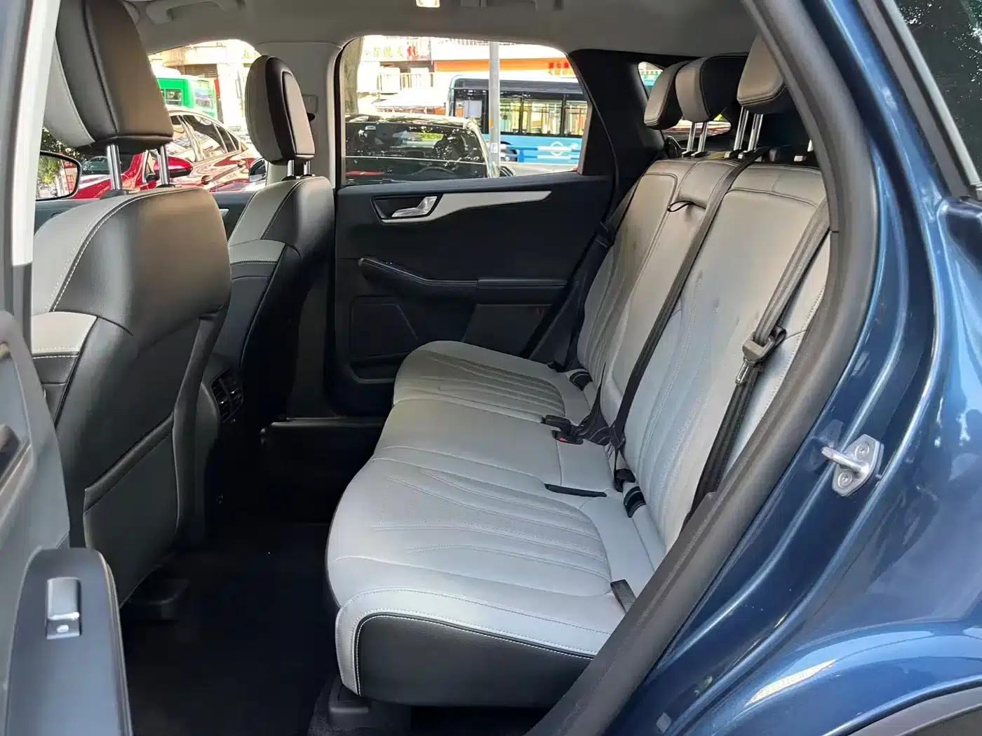 Escape 2024 EcoBoost 245 2WD Premium Edition — миниатюра 10