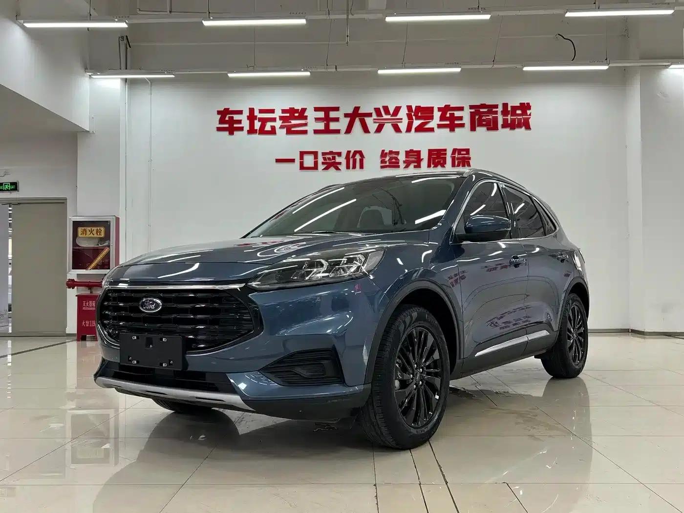 Escape 2024 EcoBoost 245 2WD Premium Edition — миниатюра 1