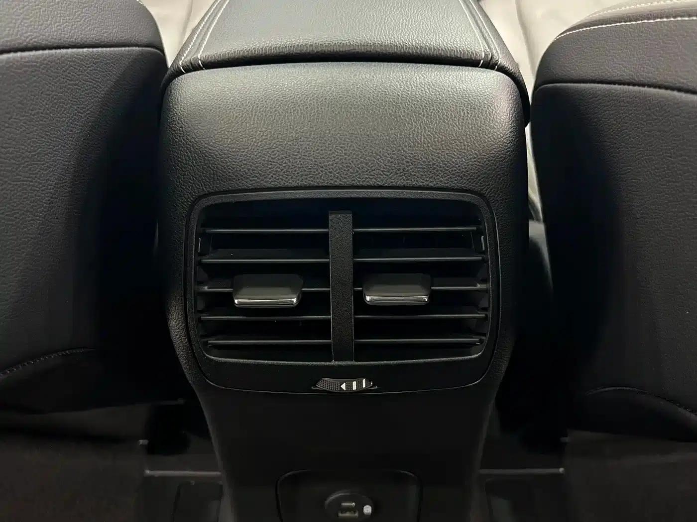 Escape 2024 EcoBoost 245 2WD Premium Edition — миниатюра 13