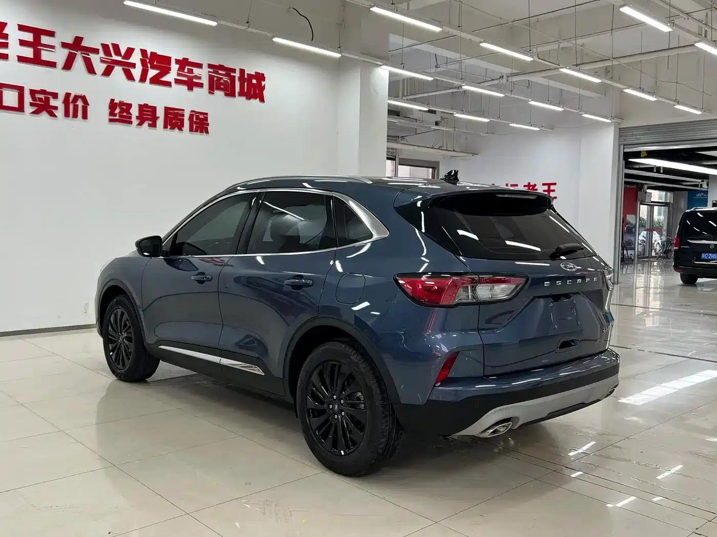Escape 2024 EcoBoost 245 2WD Premium Edition — миниатюра 9