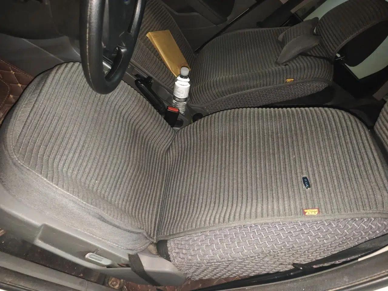 Ford Focus 2013 Hatchback Classic 1.8L Manual Base Model — миниатюра 15