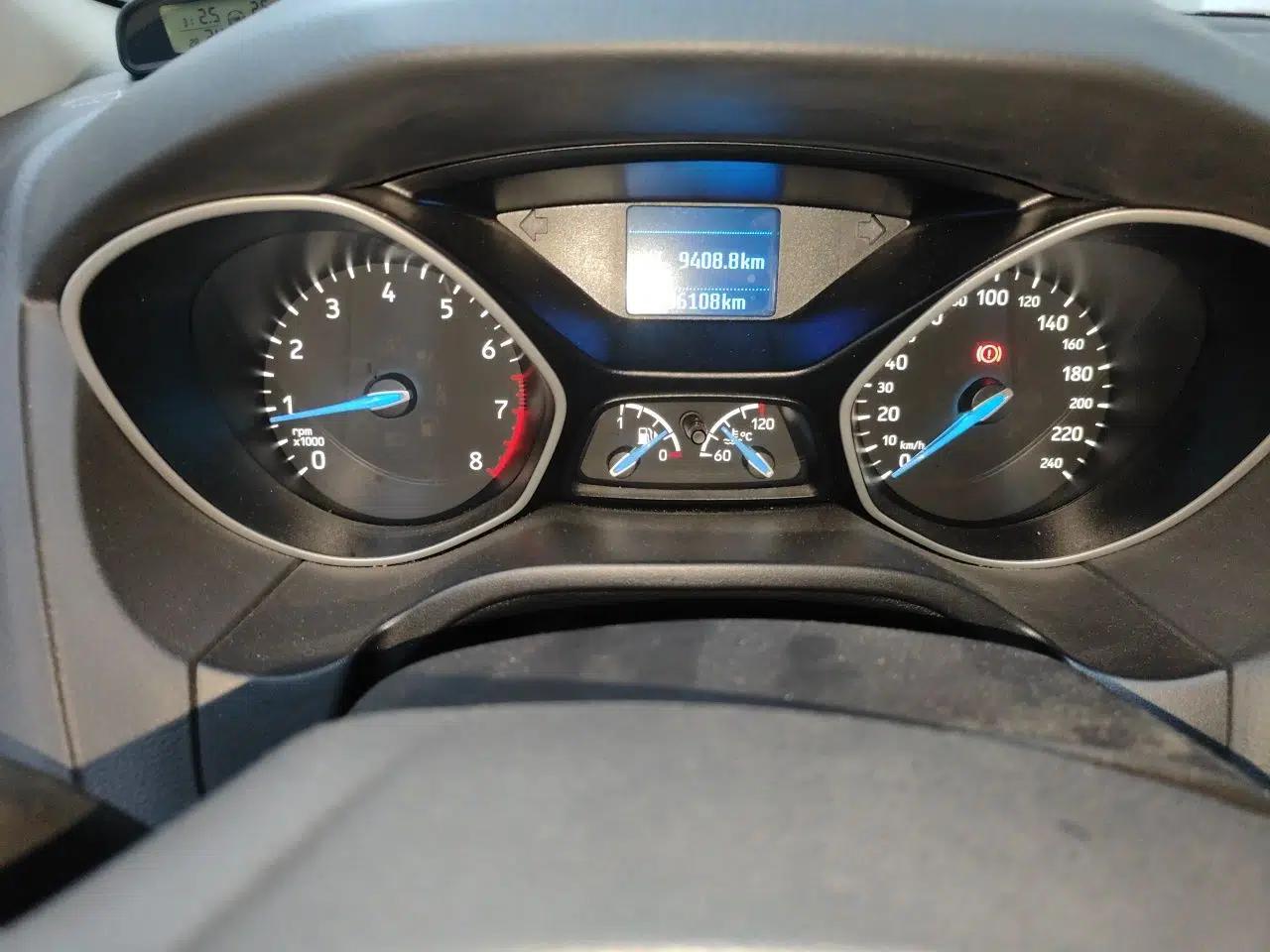 Ford Focus 2017 Sedan 1.6L Manual Comfort Plus SmartDrive Edition — миниатюра 11