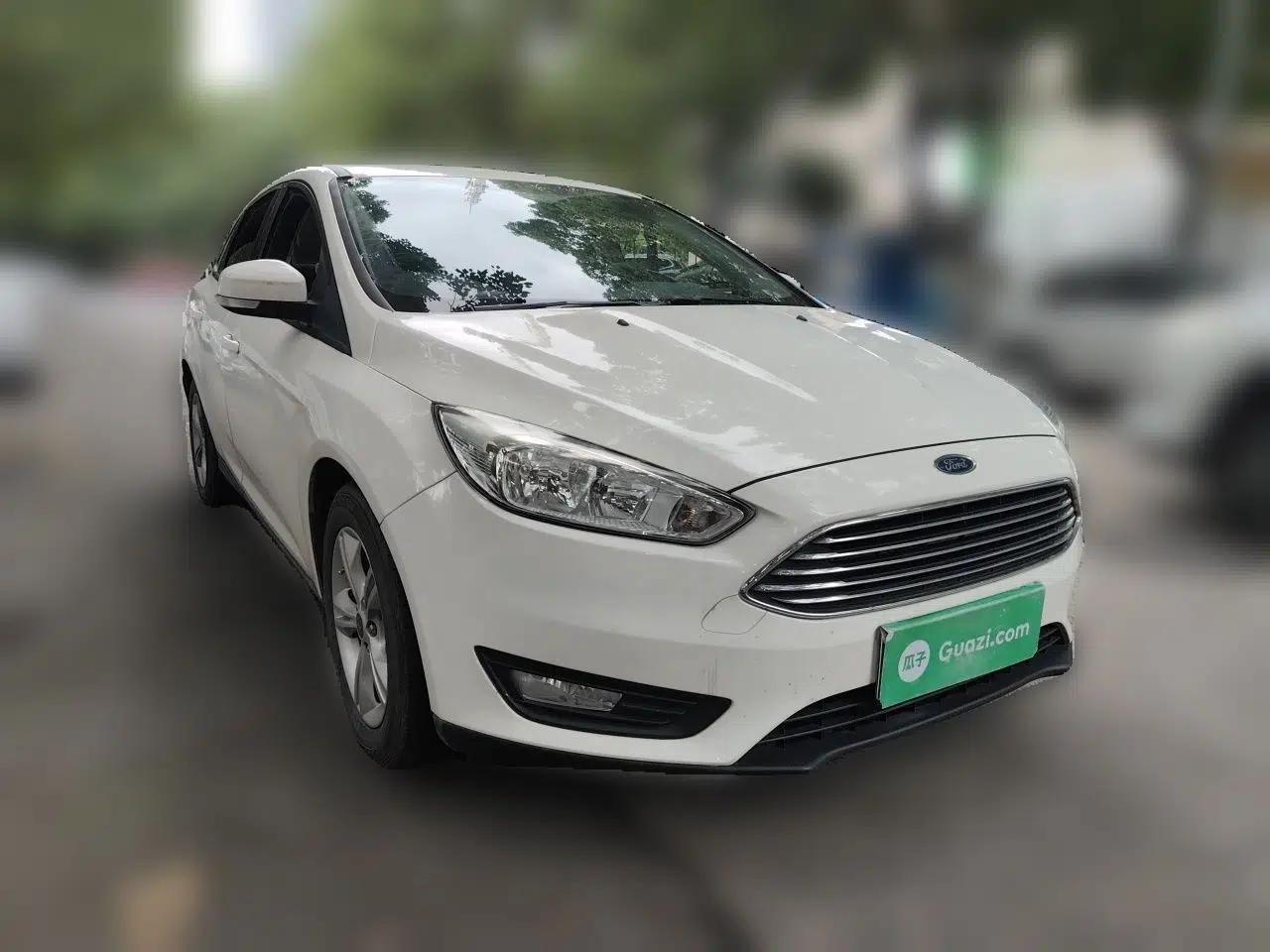 Ford Focus 2017 Sedan 1.6L Manual Comfort Plus SmartDrive Edition — миниатюра 3