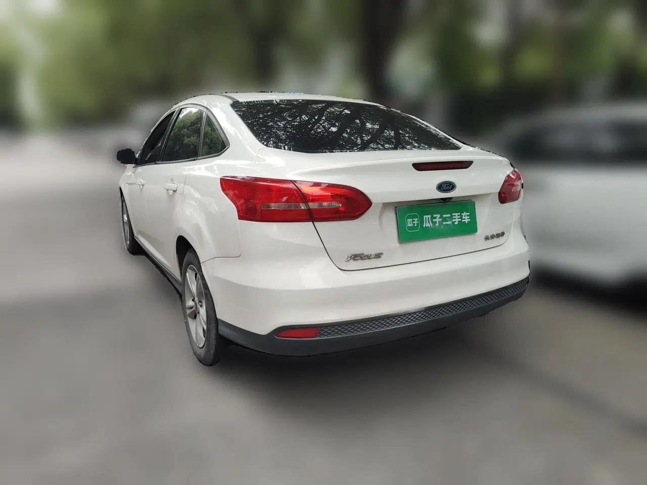 Ford Focus 2017 Sedan 1.6L Manual Comfort Plus SmartDrive Edition — миниатюра 4