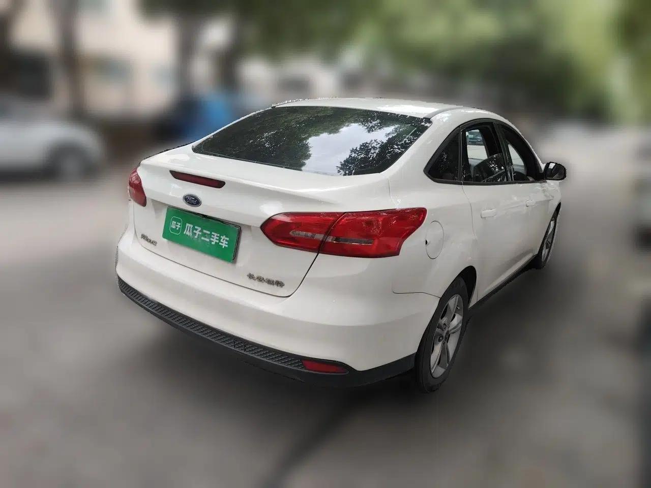 Ford Focus 2017 Sedan 1.6L Manual Comfort Plus SmartDrive Edition — миниатюра 6