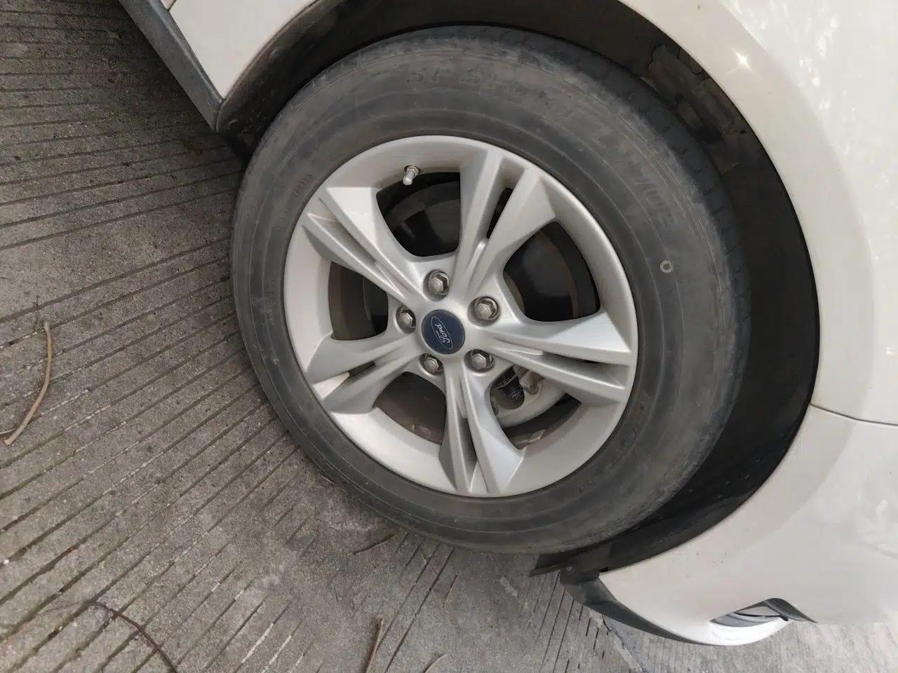 Ford Focus 2017 Sedan 1.6L Manual Comfort Plus SmartDrive Edition — миниатюра 8