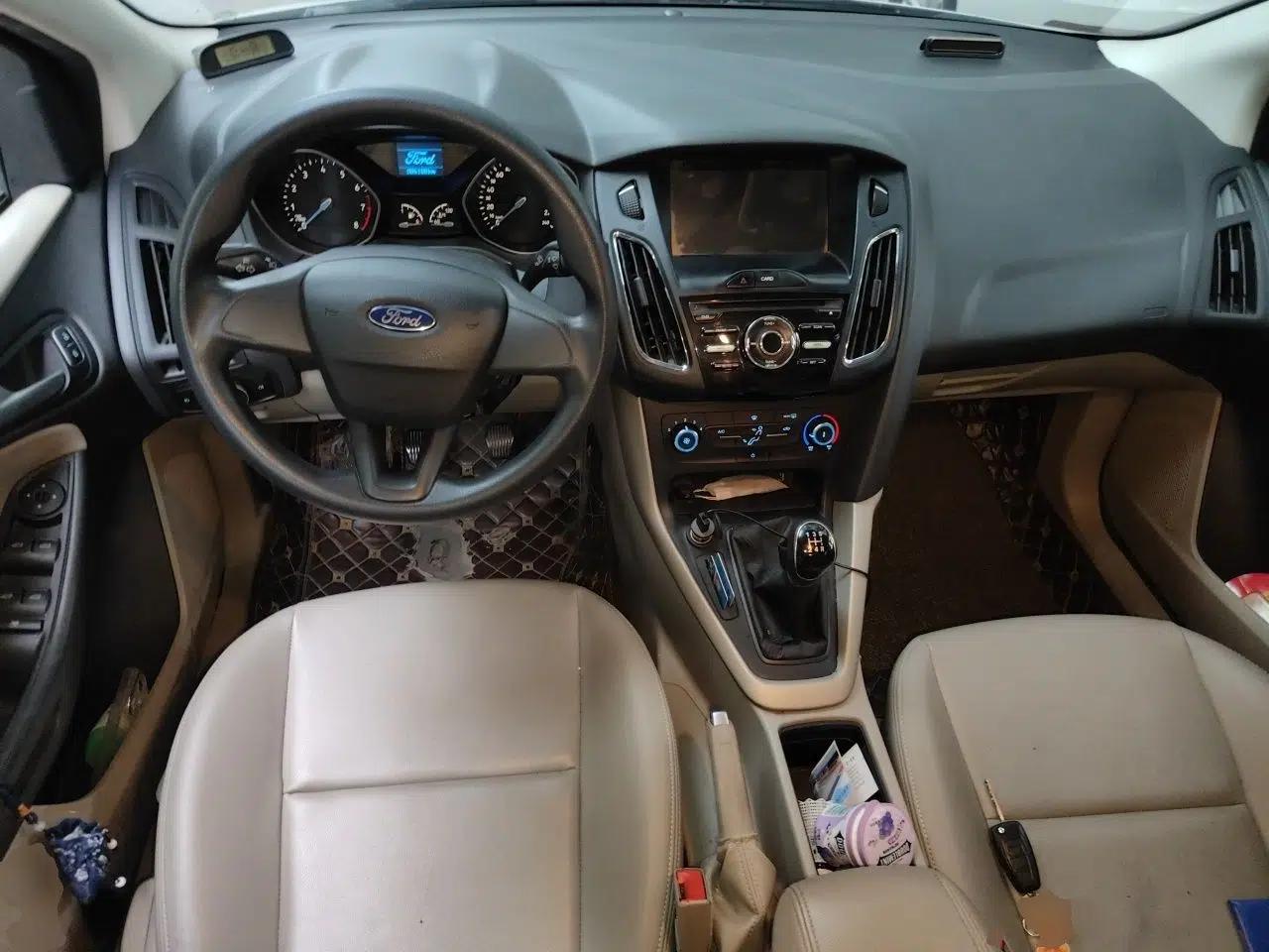 Ford Focus 2017 Sedan 1.6L Manual Comfort Plus SmartDrive Edition — миниатюра 9