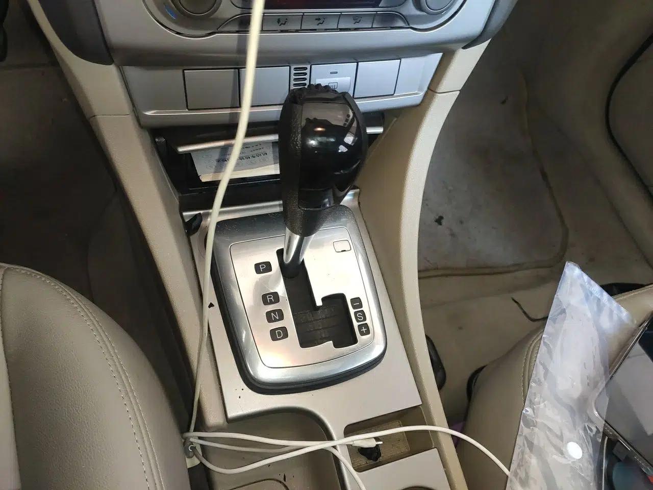 Ford Focus 2013 Sedan Classic 1.8L Automatic Fashion Edition — миниатюра 14