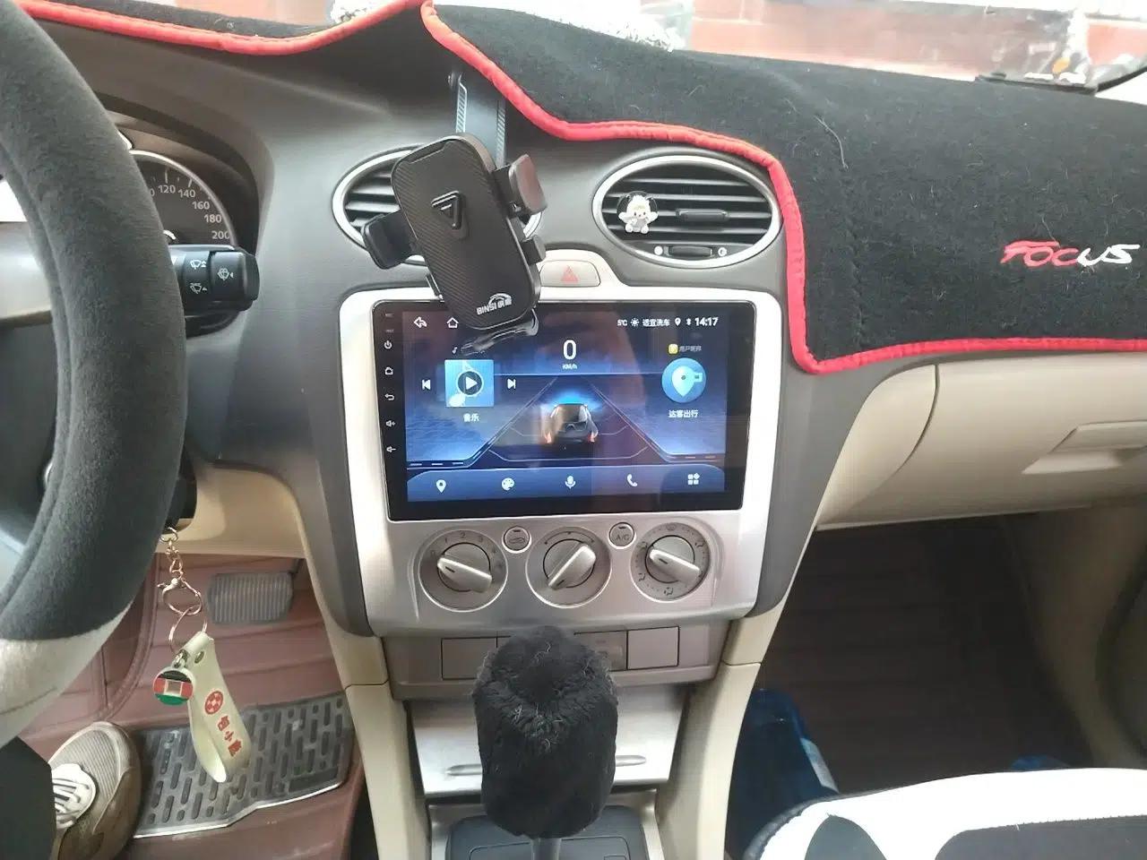 Ford Focus 2011 Hatchback 1.8L Automatic Fashion Edition — миниатюра 13