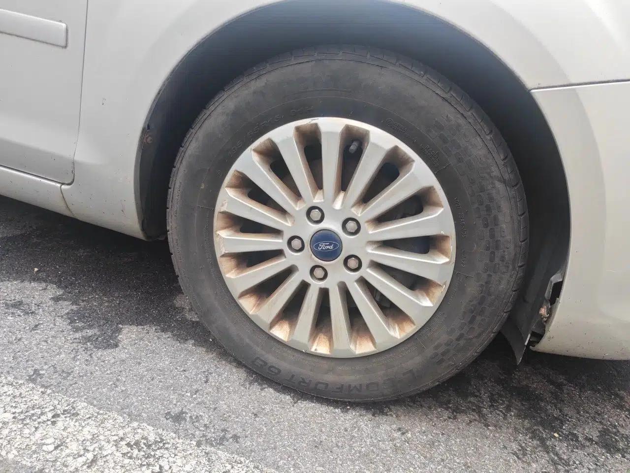 Ford Focus 2013 Sedan Classic 1.8L Manual Fashion Edition — миниатюра 8