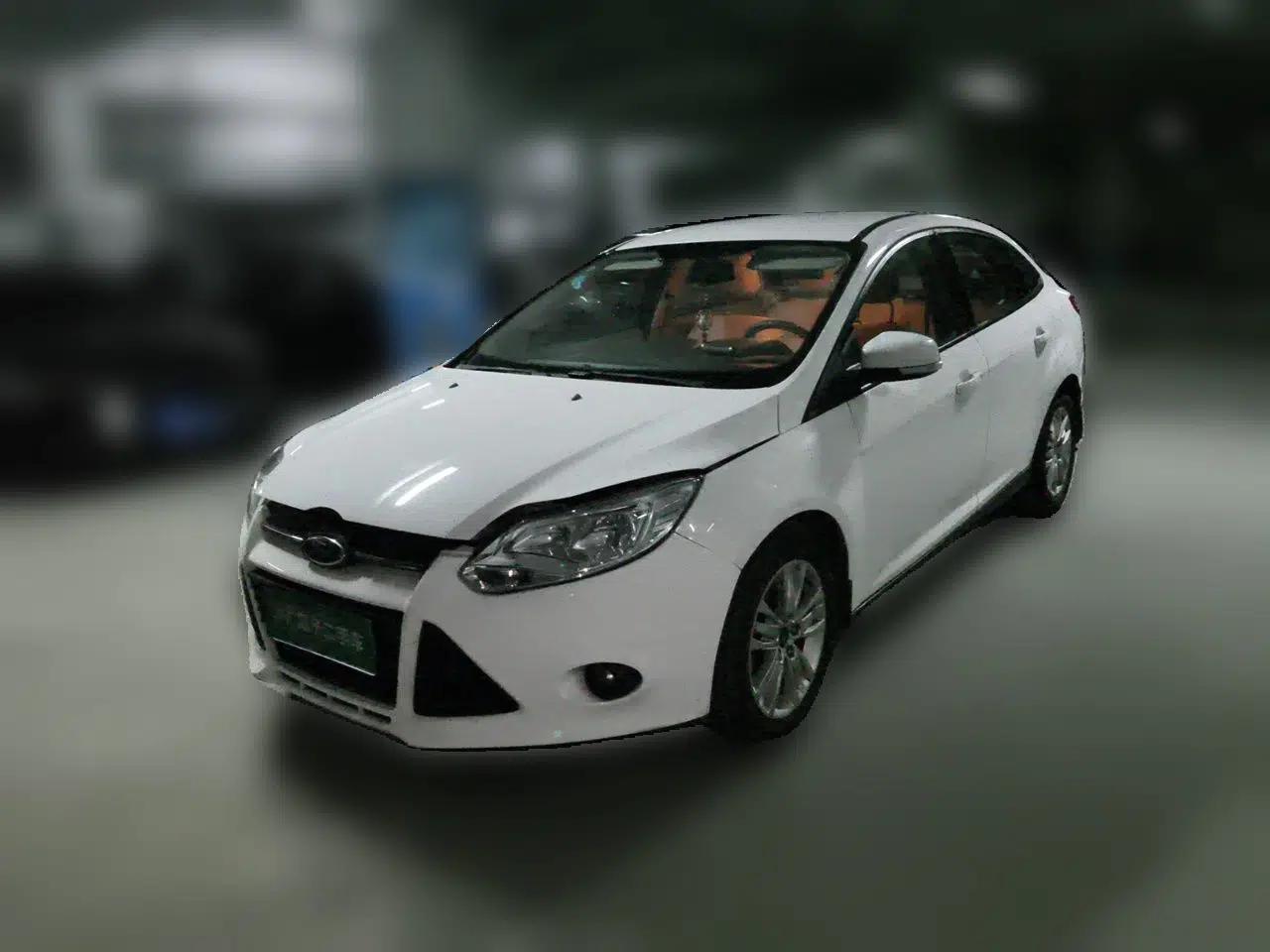 Ford Focus 2012 Sedan 1.6L Manual Comfort Model — миниатюра 1