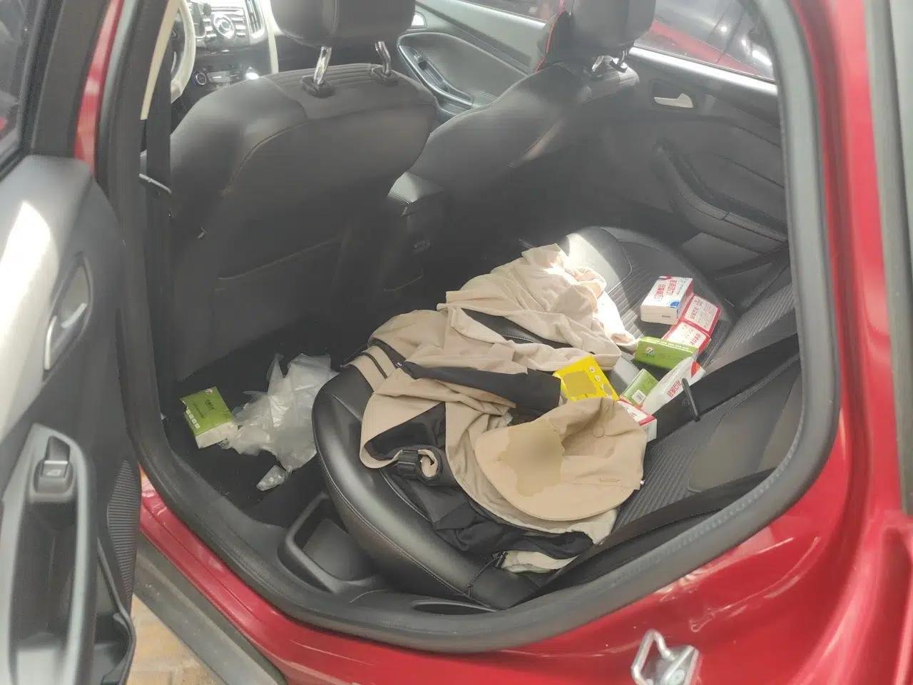 Ford Focus 2015 Sedan 1.6L Automatic Trend Model — миниатюра 17