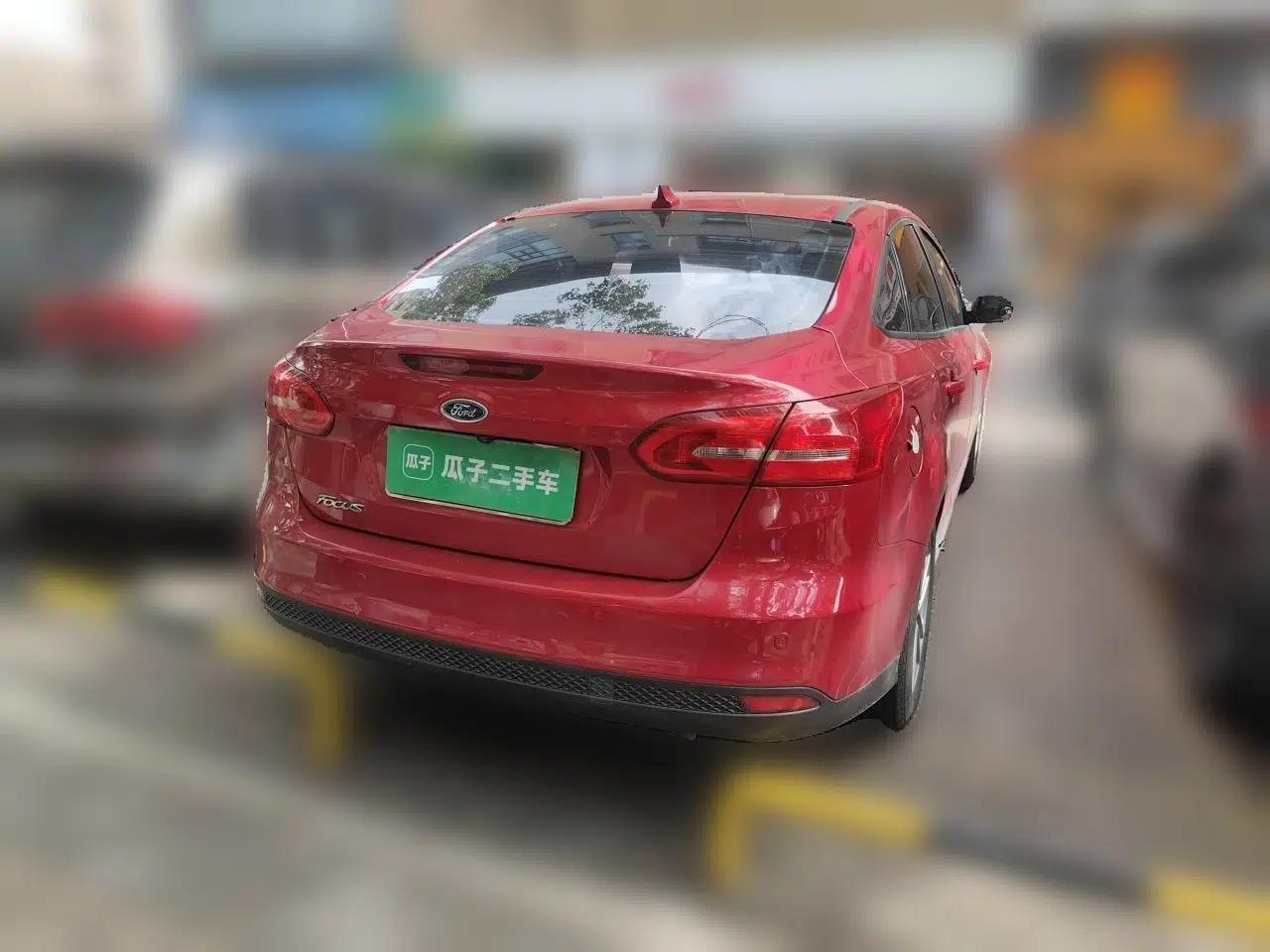 Ford Focus 2015 Sedan 1.6L Automatic Trend Model — миниатюра 6