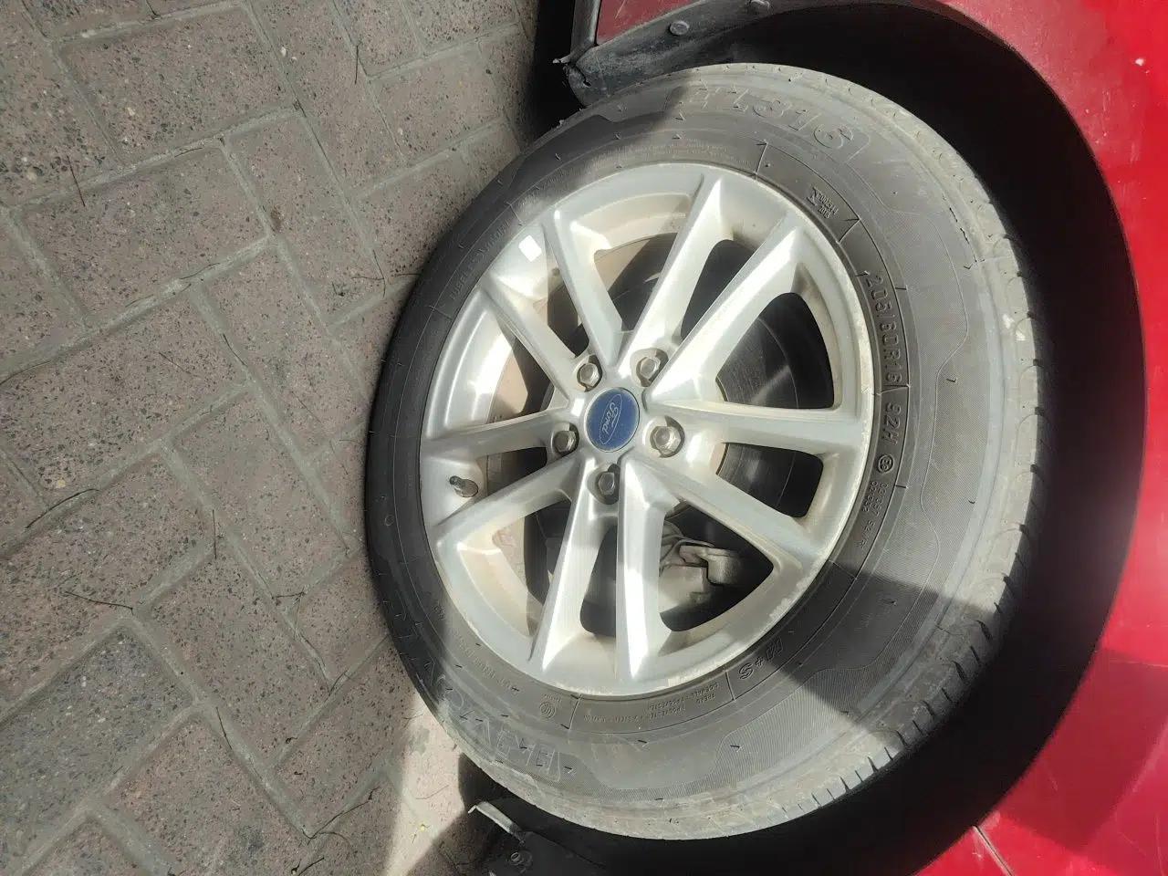 Ford Focus 2015 Sedan 1.6L Automatic Trend Model — миниатюра 8
