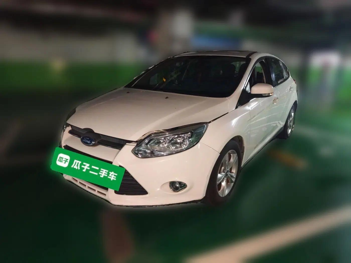 Ford Focus 2012 Hatchback 1.6L Automatic Fashion Edition — миниатюра 1