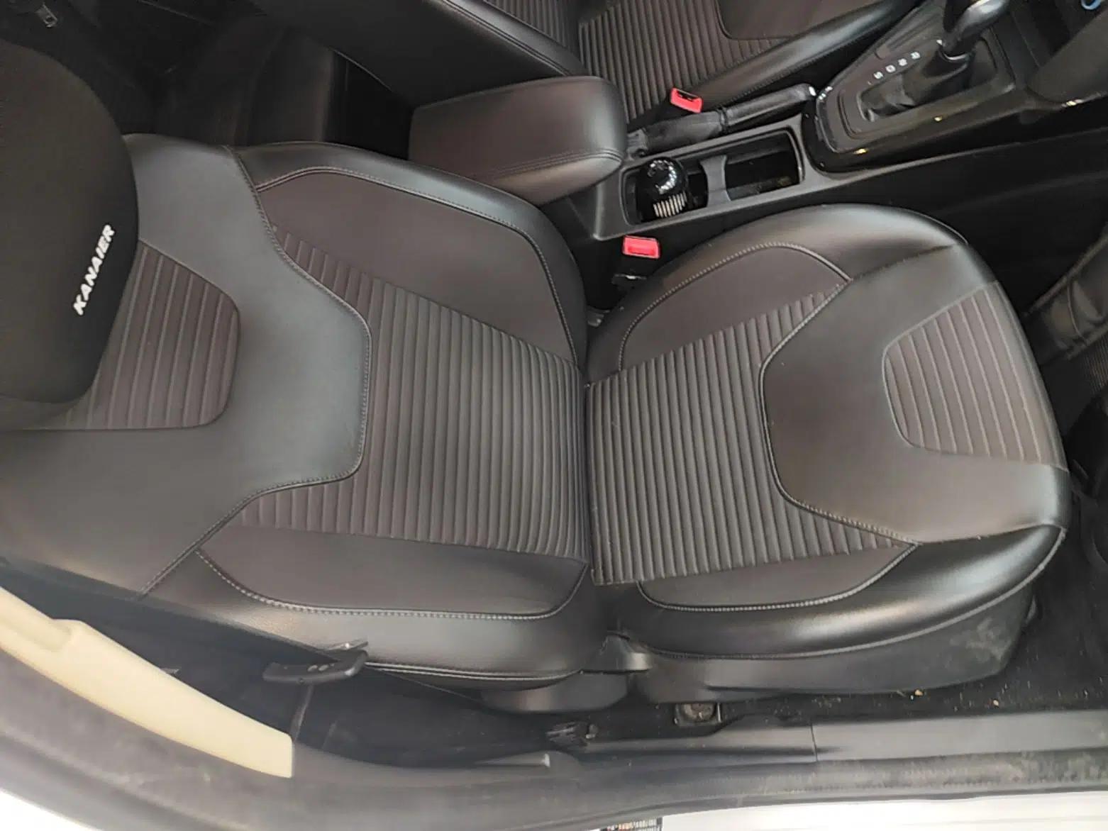 Ford Focus 2017 Hatchback 1.6L Automatic Fashion Edition Smart Drive Version — миниатюра 19