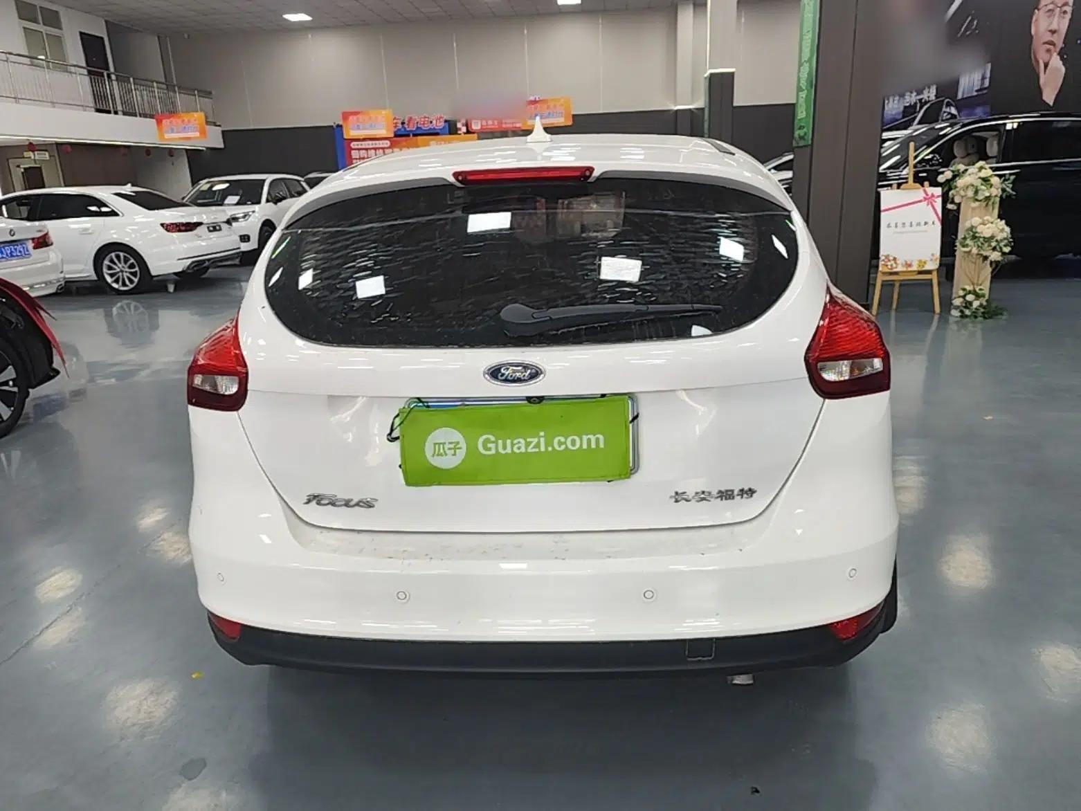 Ford Focus 2017 Hatchback 1.6L Automatic Fashion Edition Smart Drive Version — миниатюра 5