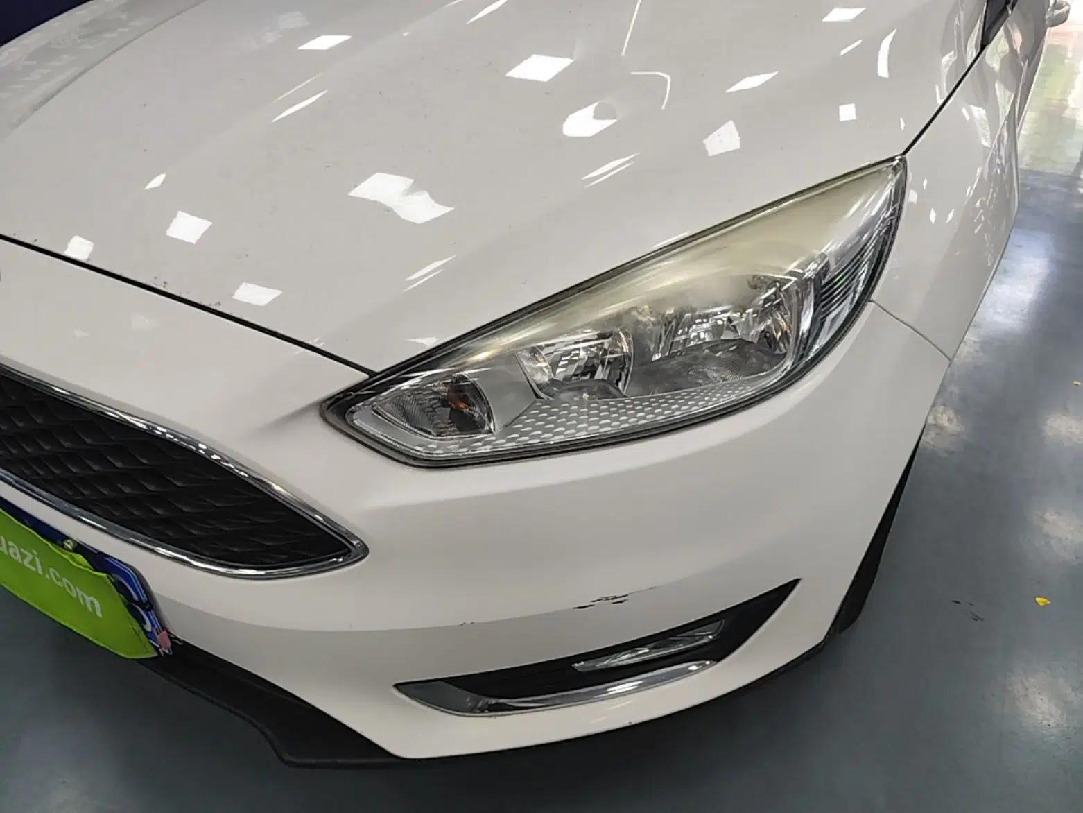 Ford Focus 2017 Hatchback 1.6L Automatic Fashion Edition Smart Drive Version — миниатюра 8