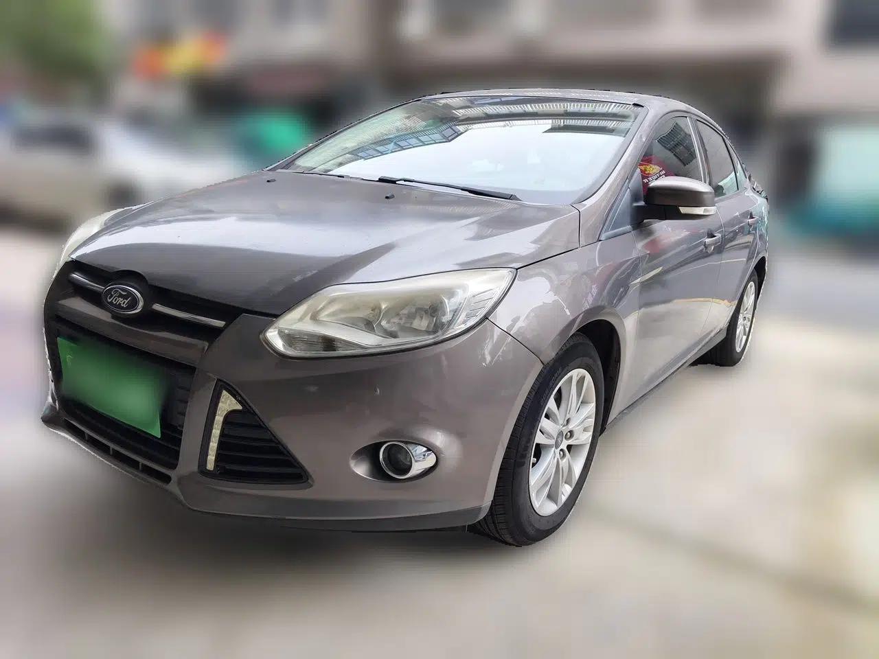 Ford Focus 2012 Sedan 1.6L Automatic Comfort Model — миниатюра 1