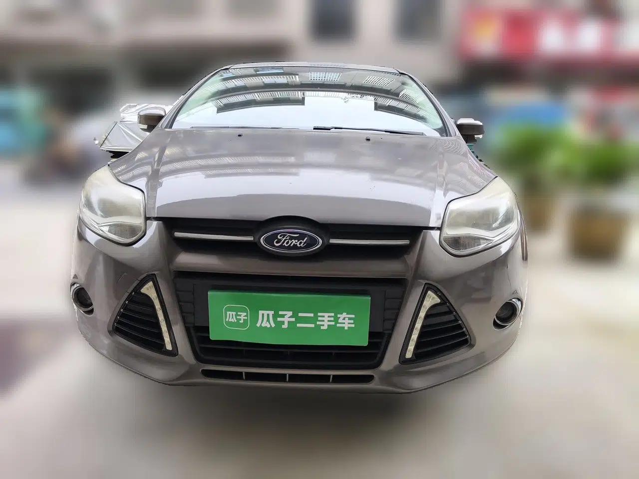 Ford Focus 2012 Sedan 1.6L Automatic Comfort Model — миниатюра 2