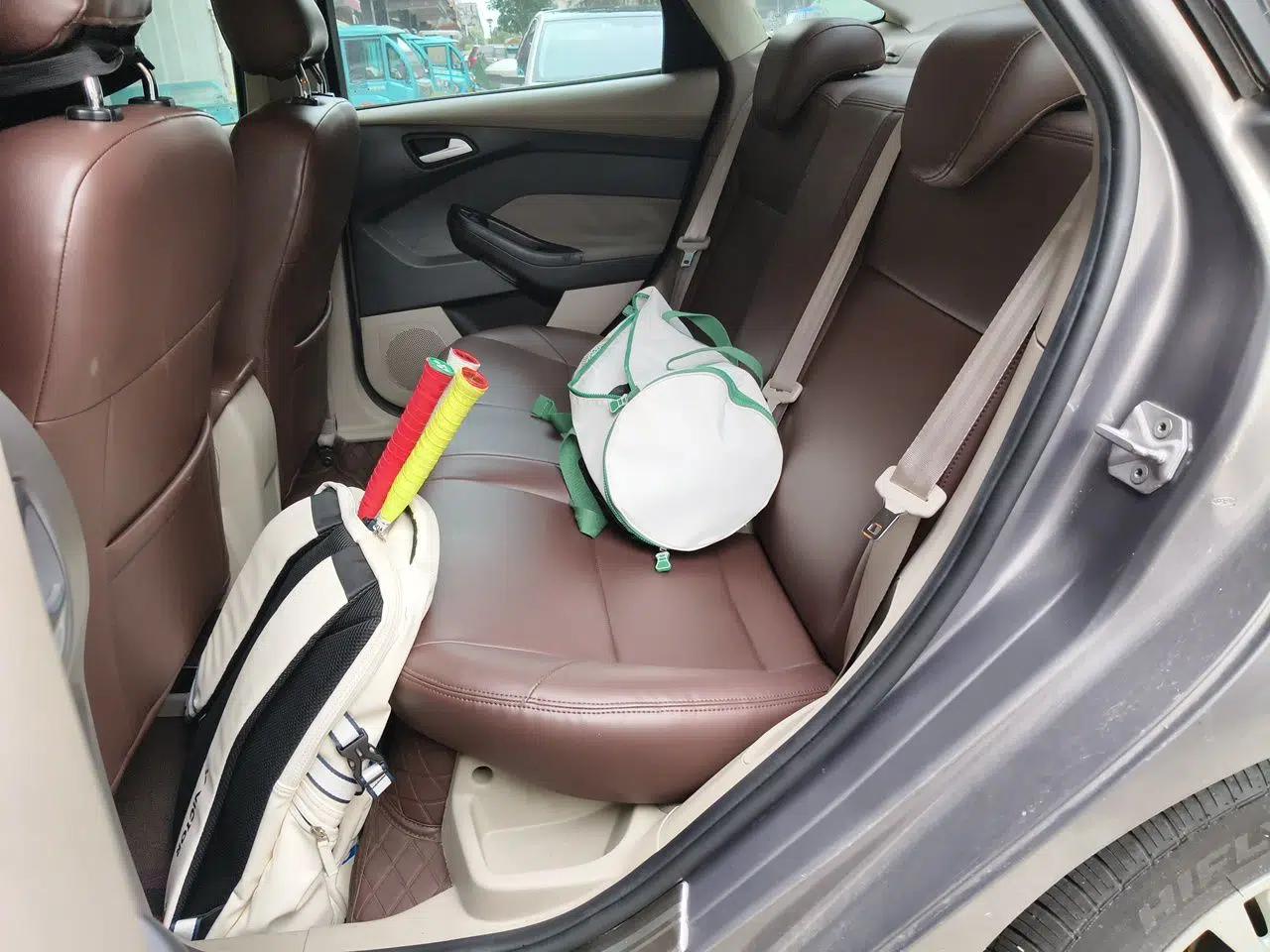 Ford Focus 2012 Sedan 1.6L Automatic Comfort Model — миниатюра 17
