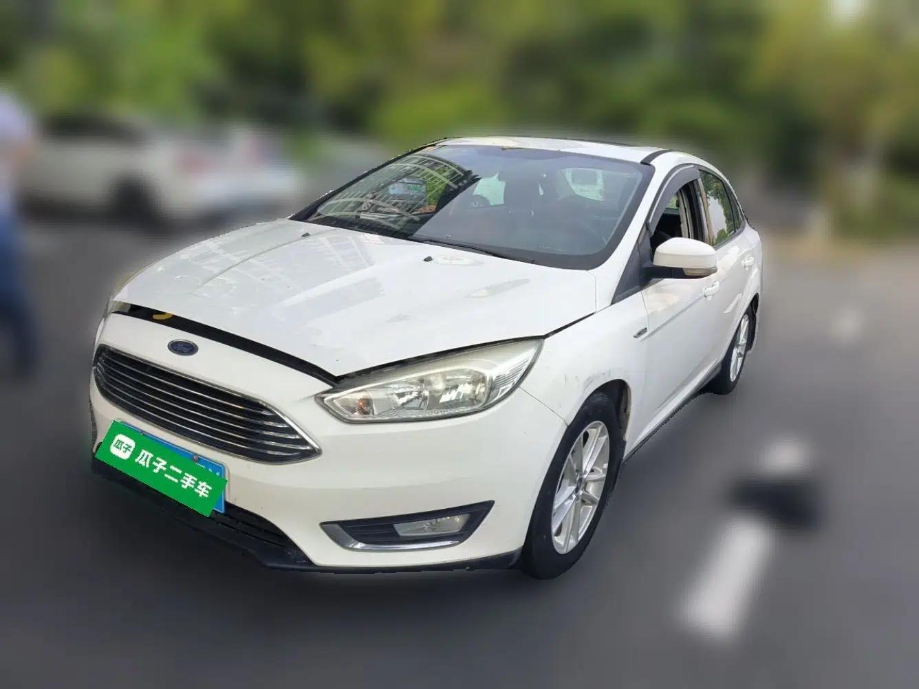 Ford Focus 2015 Sedan 1.6L Automatic Trend Model — миниатюра 1