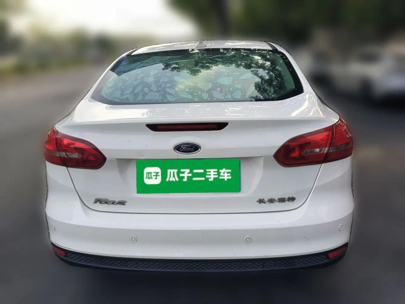 Ford Focus 2015 Sedan 1.6L Automatic Trend Model — миниатюра 5