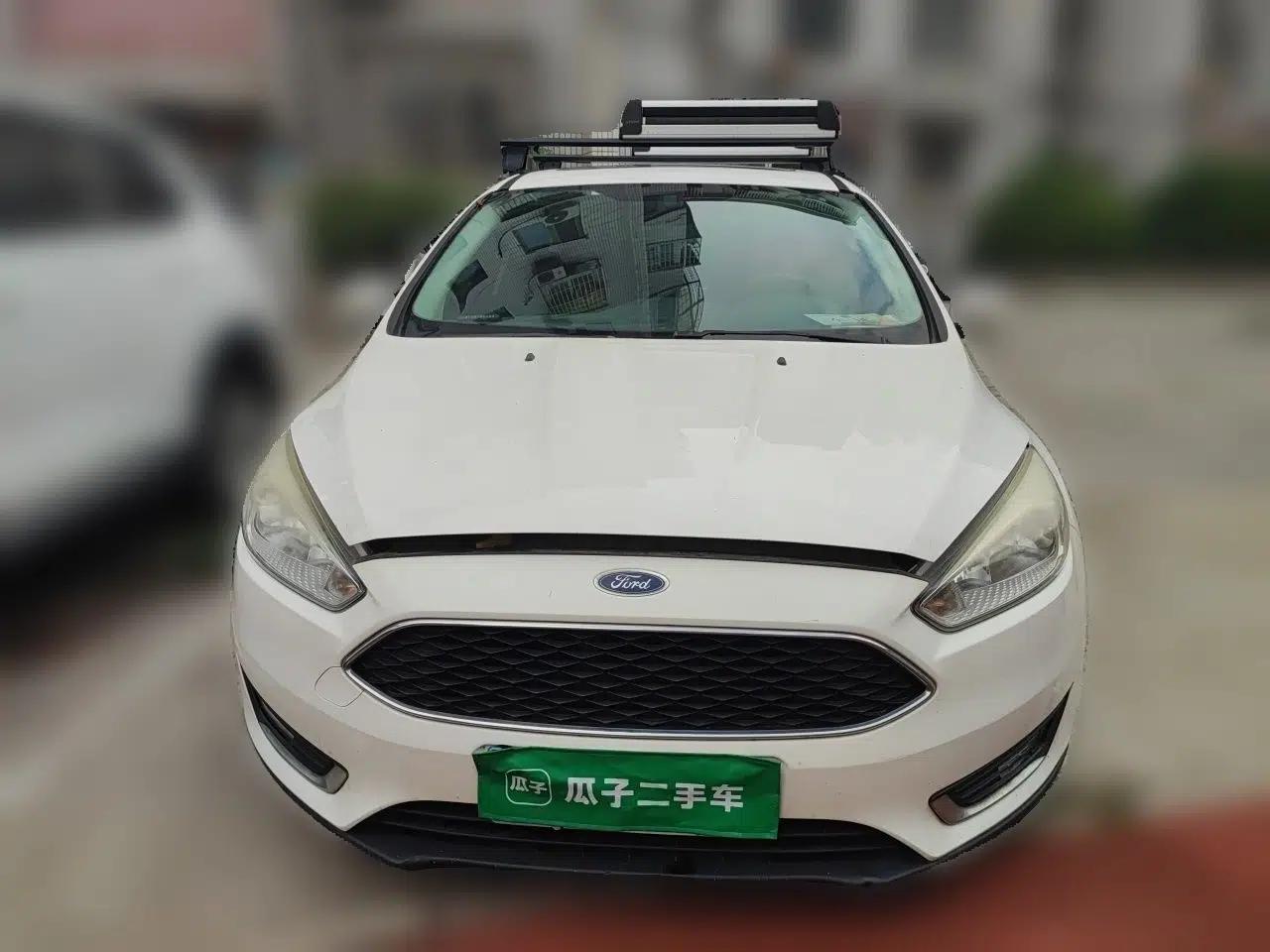 Ford Focus 2017 Hatchback EcoBoost 180 Automatic Elite Model — миниатюра 2