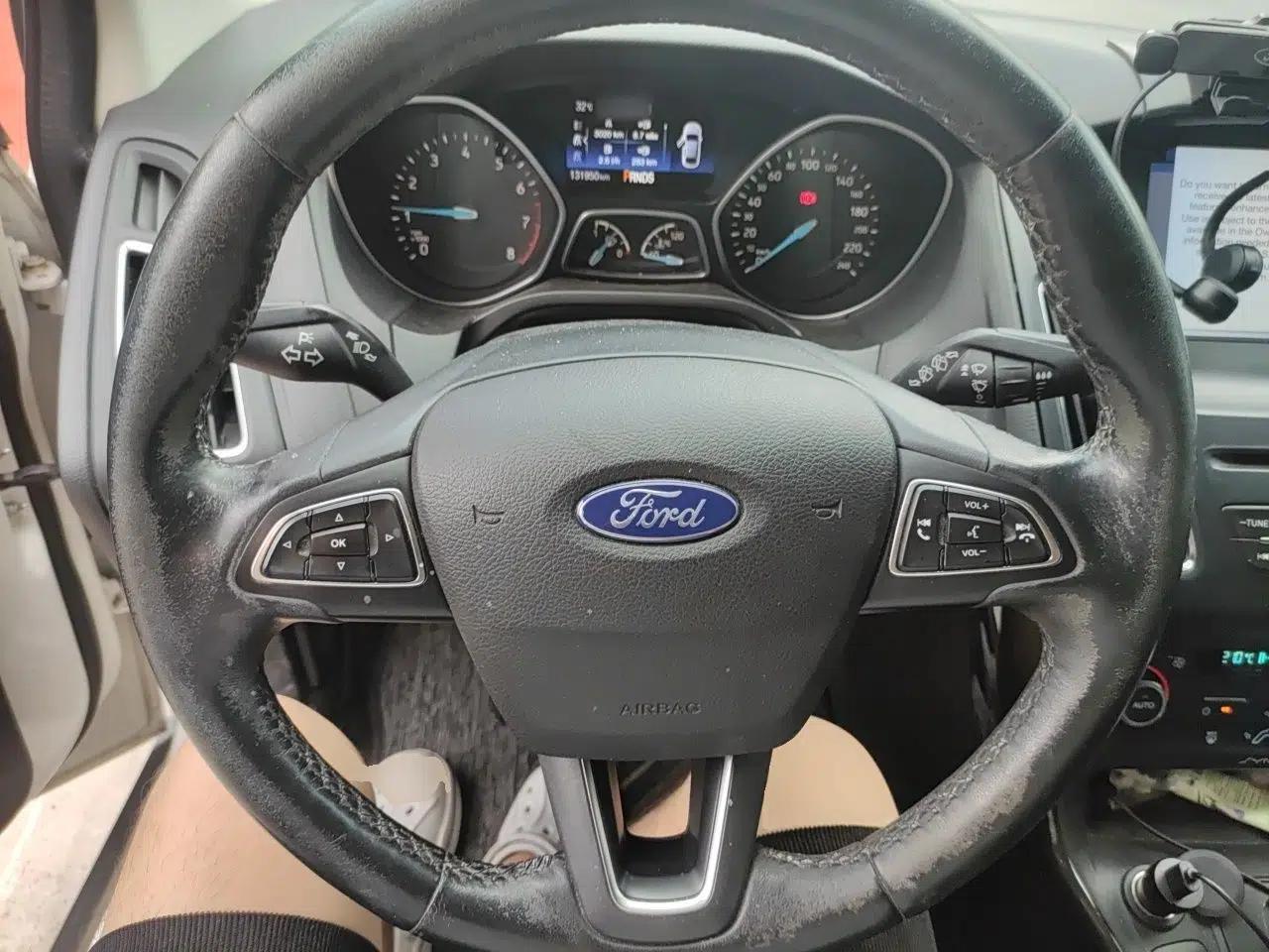 Ford Focus 2017 Hatchback EcoBoost 180 Automatic Elite Model — миниатюра 14