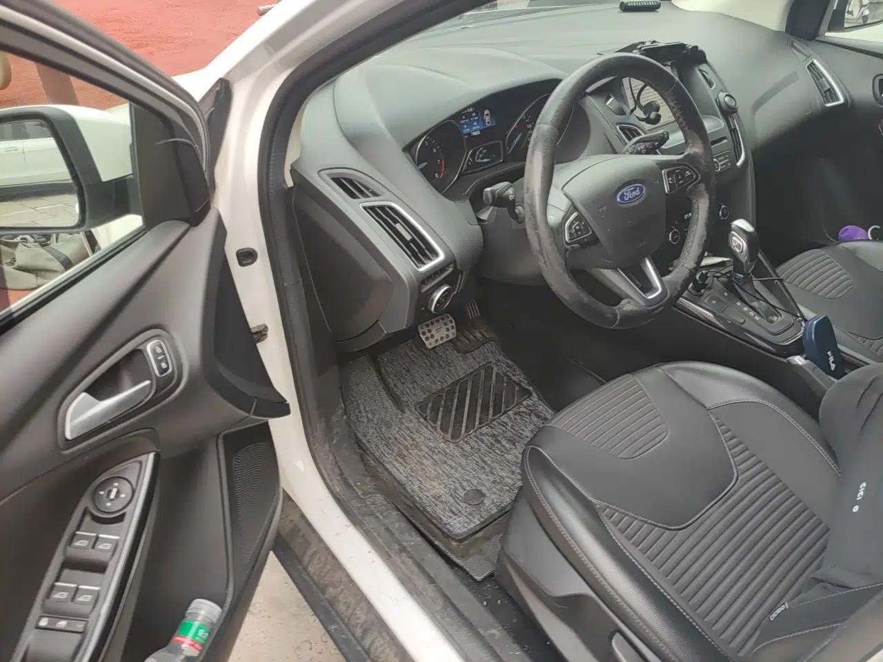 Ford Focus 2017 Hatchback EcoBoost 180 Automatic Elite Model — миниатюра 20