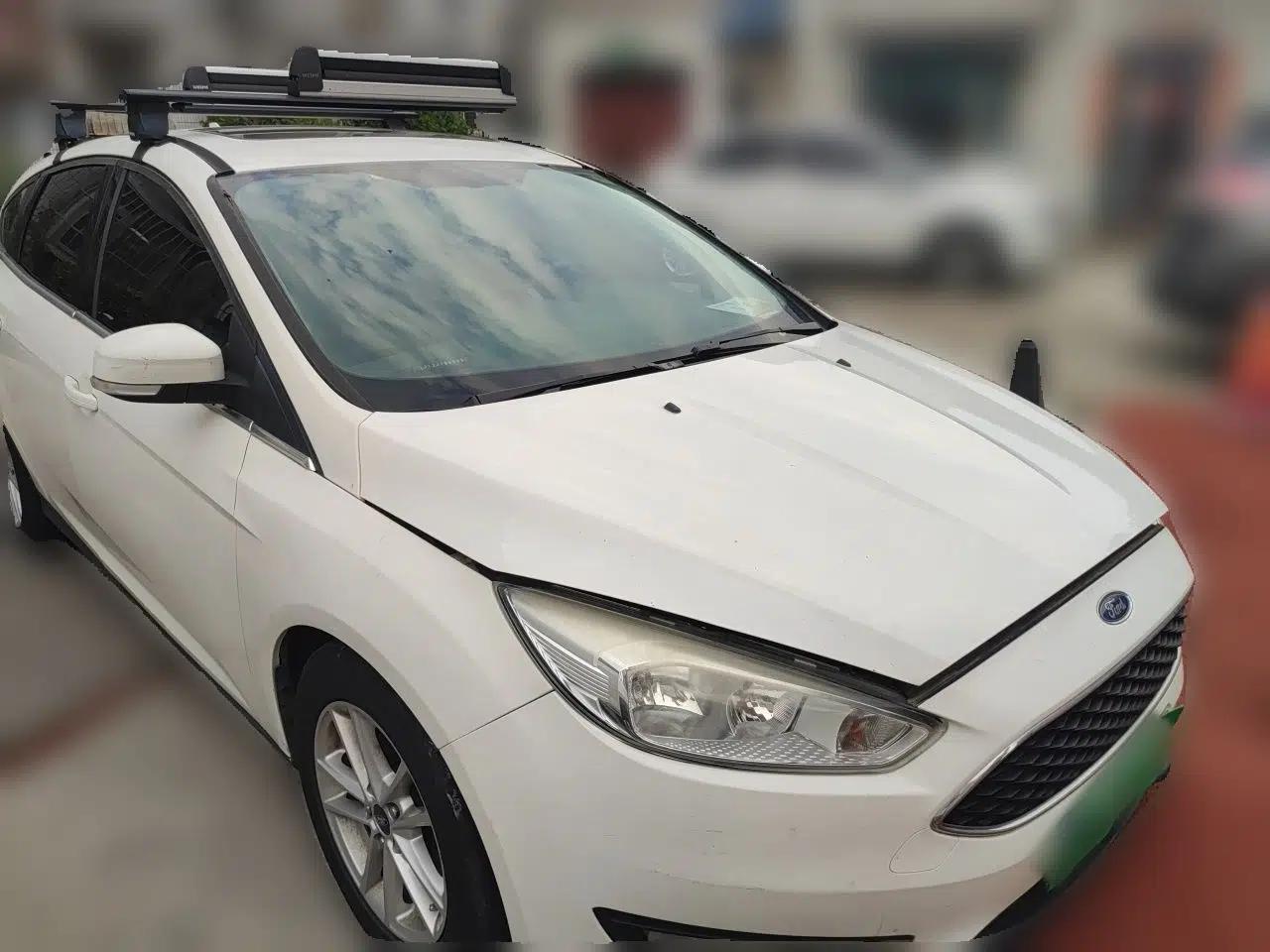 Ford Focus 2017 Hatchback EcoBoost 180 Automatic Elite Model — миниатюра 9
