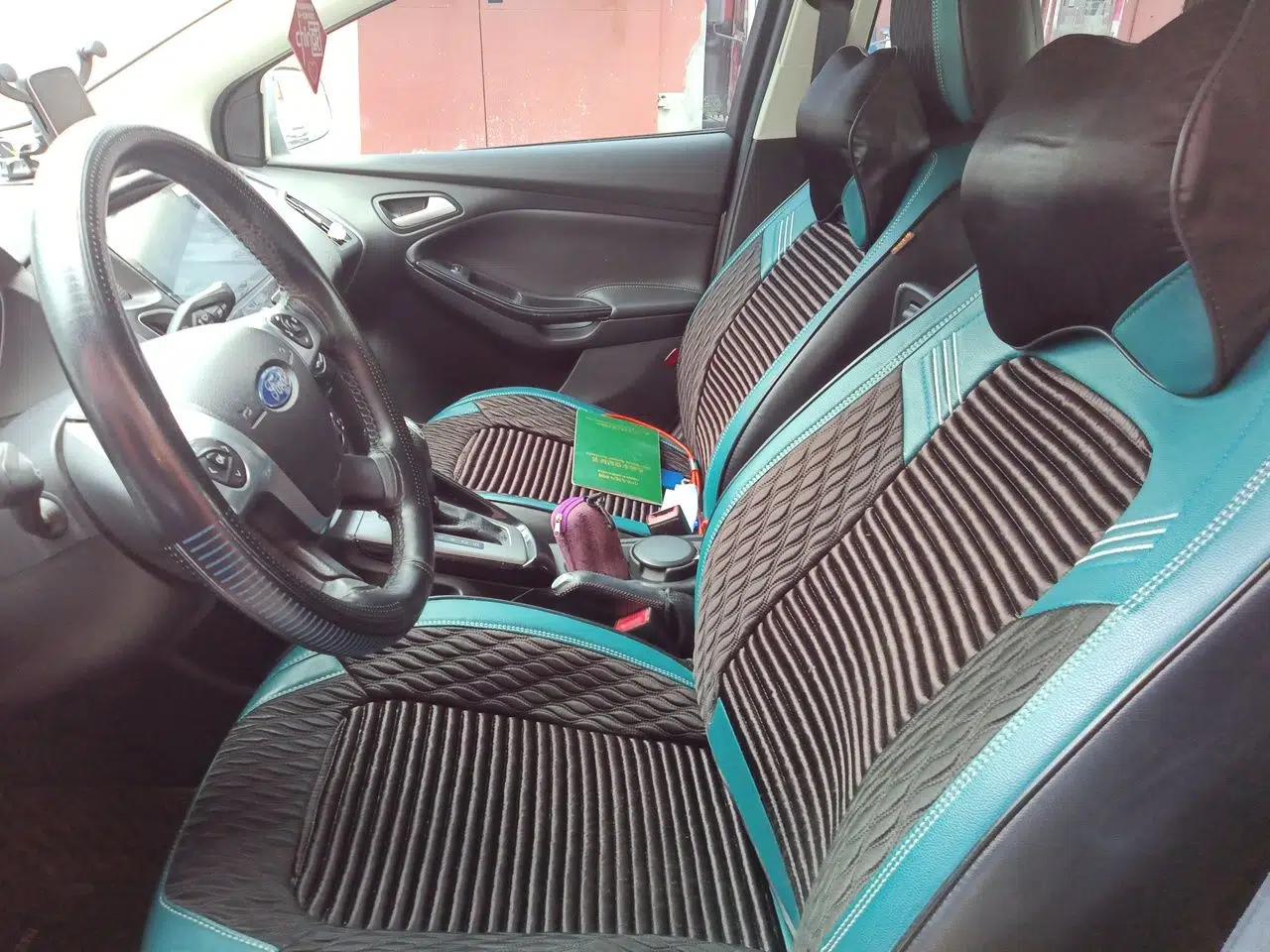Ford Focus 2012 Sedan 1.6L Automatic Fashion Edition — миниатюра 15
