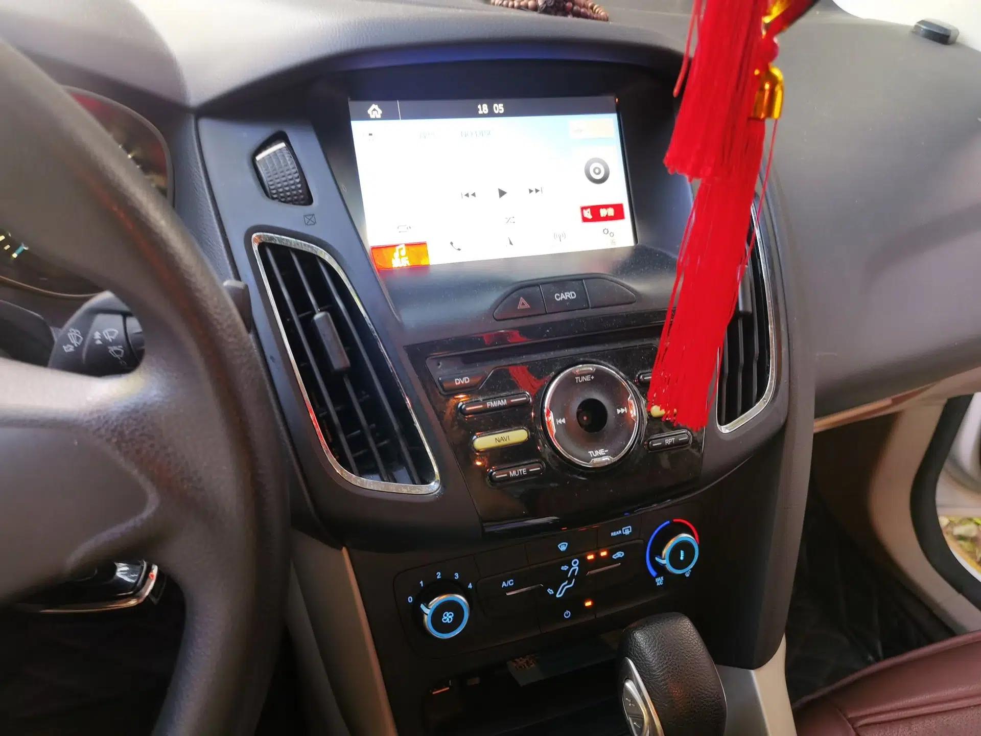 Ford Focus 2017 Sedan 1.6L Automatic Comfort Plus SmartDrive Edition — миниатюра 13