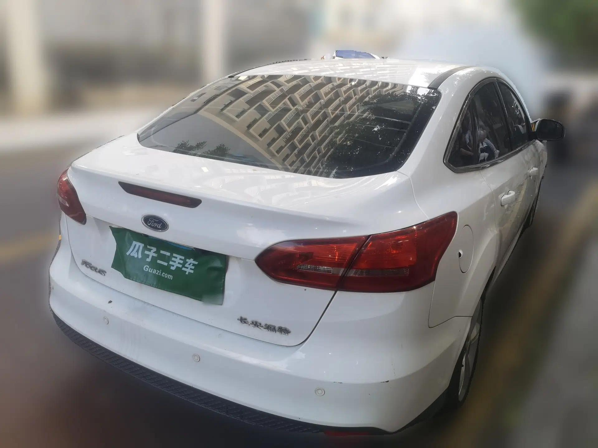 Ford Focus 2017 Sedan 1.6L Automatic Comfort Plus SmartDrive Edition — миниатюра 6