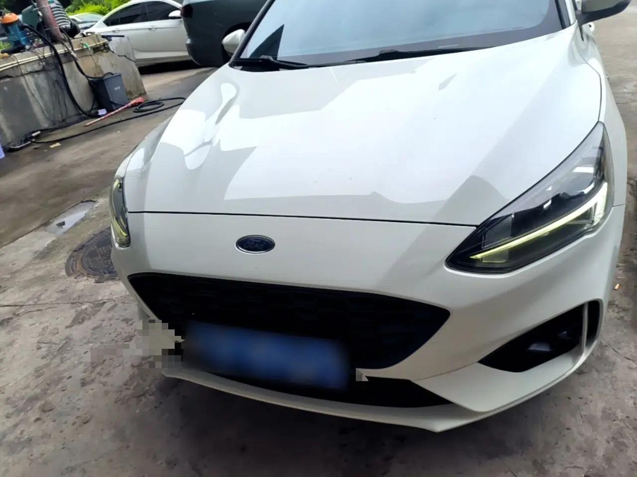 Ford Focus 2021 Sedan EcoBoost 180 Automatic ST Line — миниатюра 2
