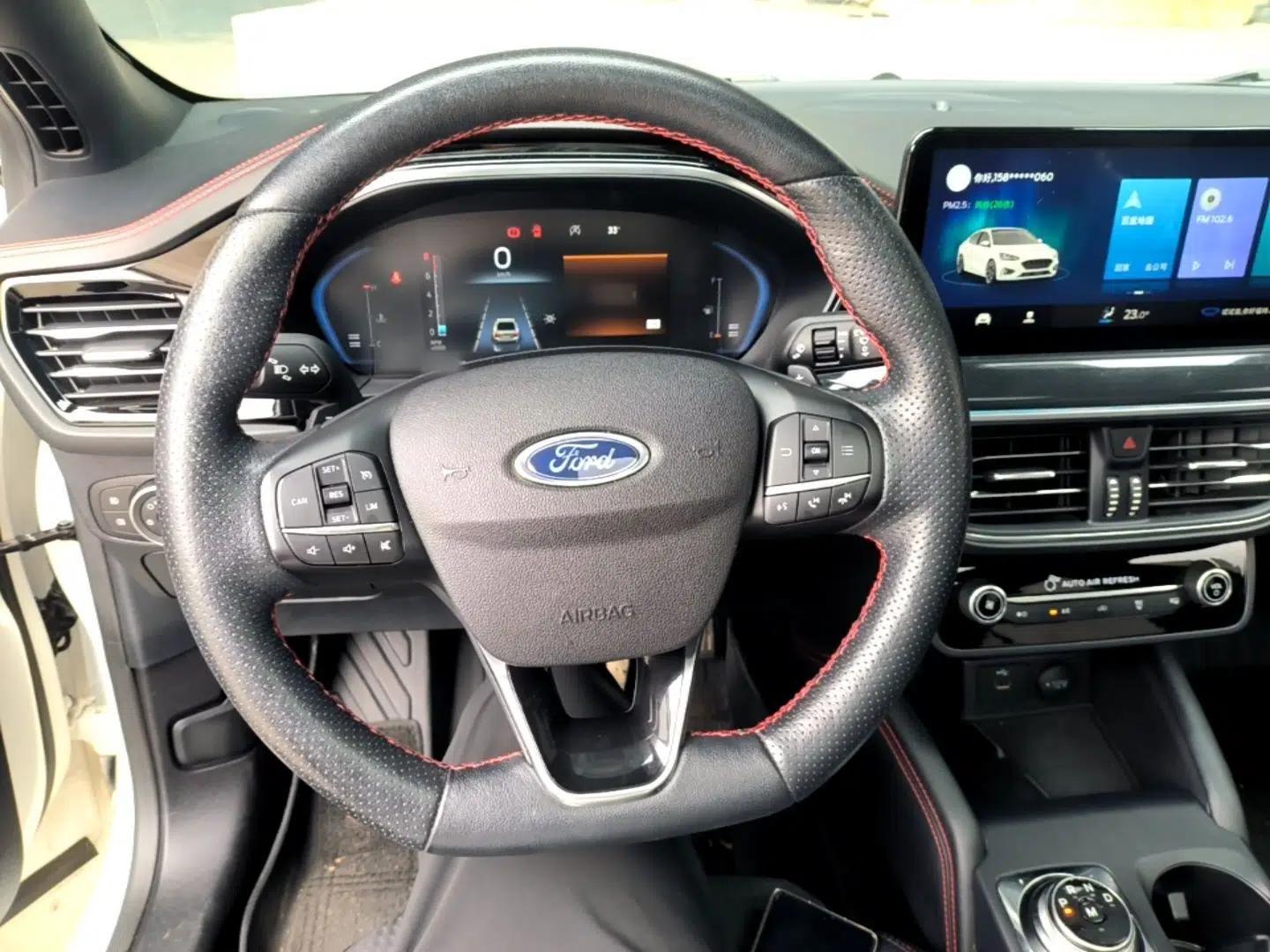 Ford Focus 2021 Sedan EcoBoost 180 Automatic ST Line — миниатюра 13