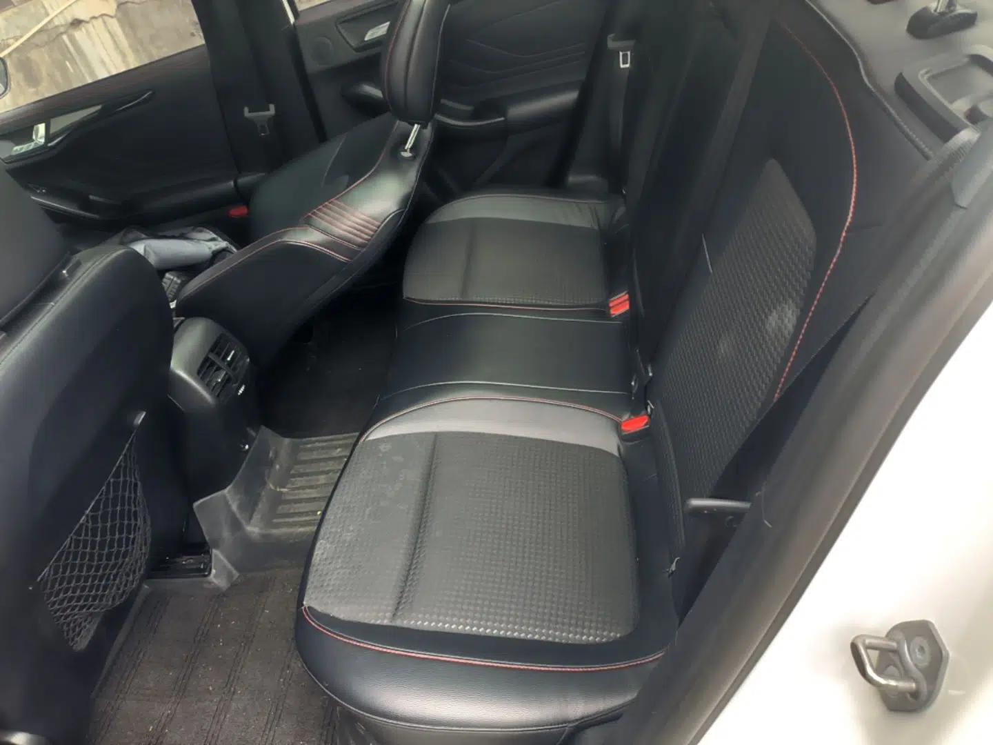 Ford Focus 2021 Sedan EcoBoost 180 Automatic ST Line — миниатюра 20